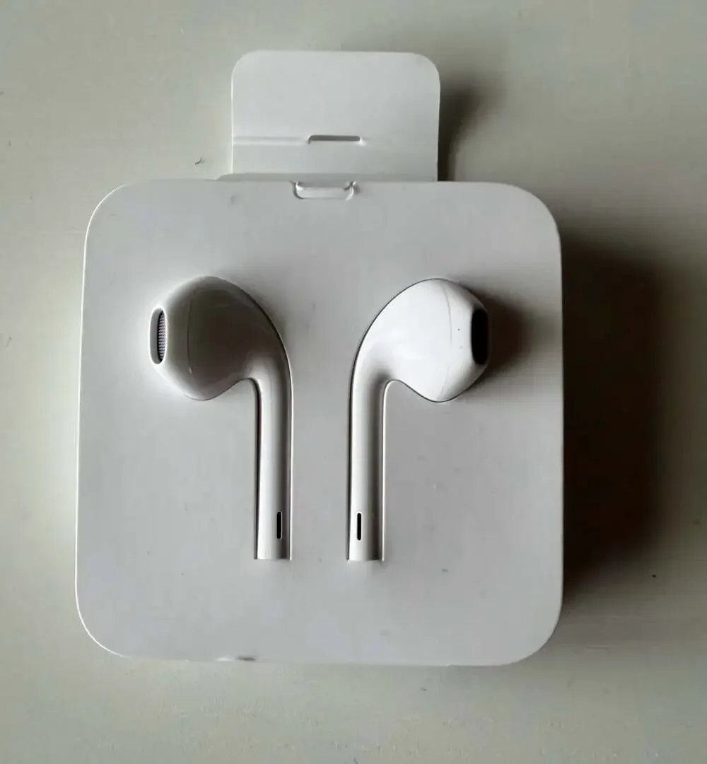 Apple EarPods with Lightning Connector